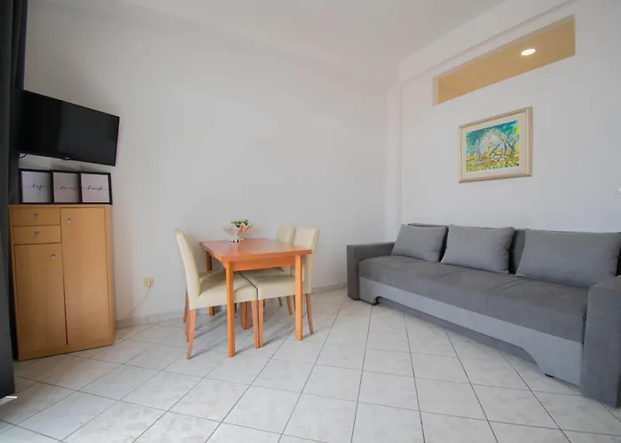 Apartments Manuela - Baska Voda